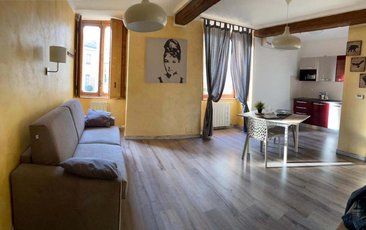 Quadrilatero Apartment *
